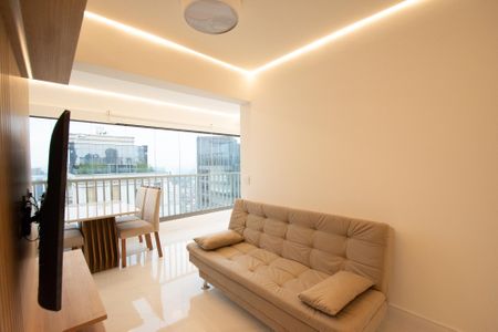 Sala de estar de apartamento à venda com 1 quarto, 44m² em Pinheiros, São Paulo