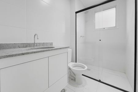 Apartamento para alugar com 68m², 2 quartos e 1 vaga Apartamento para alugar com 68m², 2 quartos e 1 vagaBanheiro da Suíte 1