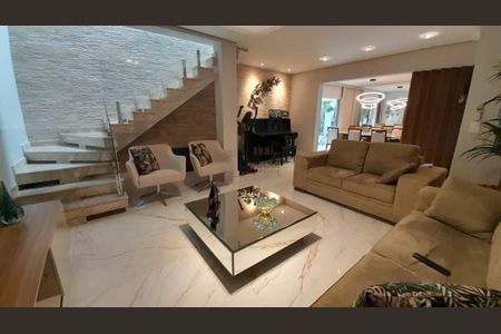 Casa à venda com 3 quartos, 280m² em Vila Carrão, São Paulo