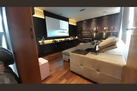 Casa à venda com 3 quartos, 280m² em Vila Carrão, São Paulo