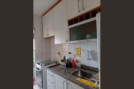 Cozinha de apartamento para alugar com 2 quartos, 60m² em Jardim Tupanci, Barueri