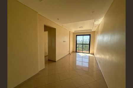 Sala de apartamento para alugar com 2 quartos, 60m² em Jardim Tupanci, Barueri