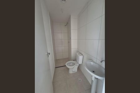 Banheiro de apartamento à venda com 2 quartos, 34m² em Usina Piratininga, São Paulo