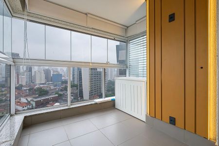 Apartamento para alugar com 35m², 1 quarto e 1 vaga Apartamento para alugar com 35m², 1 quarto e 1 vagaStudio - Varanda