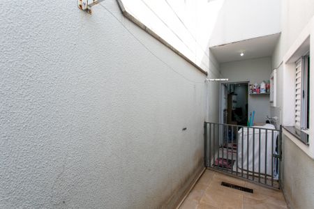 Casa de condomínio à venda com 65m², 2 quartos e 1 vagaQuintal 