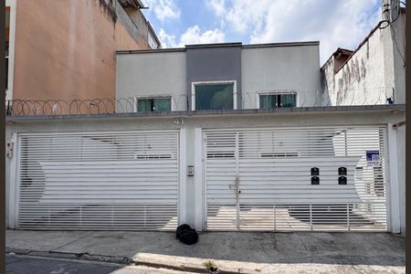 Casa de condomínio à venda com 65m², 2 quartos e 1 vagaFachada 