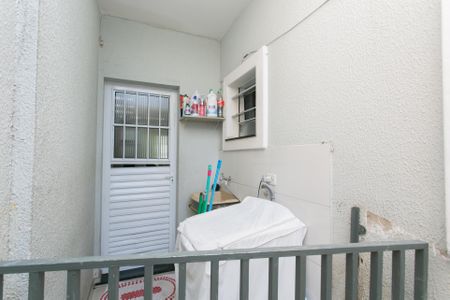 Casa de condomínio à venda com 65m², 2 quartos e 1 vagaÁrea de Serviço 