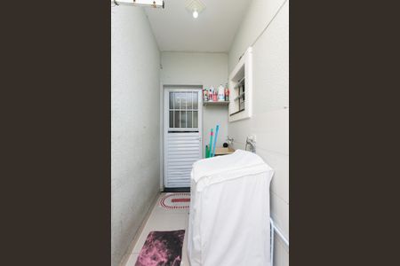 Casa de condomínio à venda com 65m², 2 quartos e 1 vagaÁrea de Serviço 