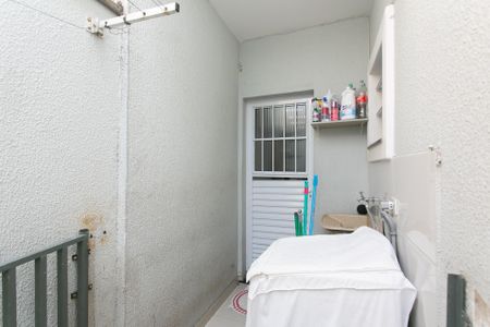 Casa de condomínio à venda com 65m², 2 quartos e 1 vagaÁrea de Serviço 