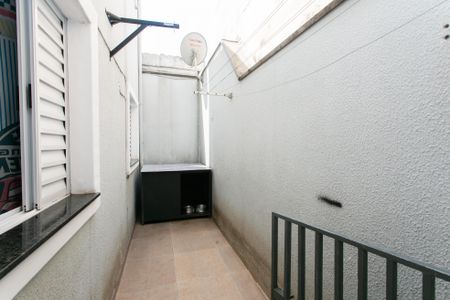 Casa de condomínio à venda com 65m², 2 quartos e 1 vagaQuintal 