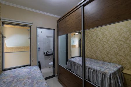 Casa de condomínio à venda com 160m², 3 quartos e 3 vagas Casa de condomínio à venda com 160m², 3 quartos e 3 vagasSuíte