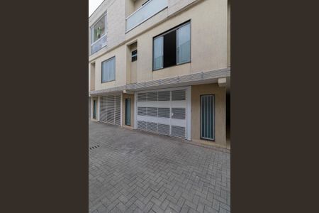 Casa de condomínio à venda com 160m², 3 quartos e 3 vagas Casa de condomínio à venda com 160m², 3 quartos e 3 vagasÁrea Comum