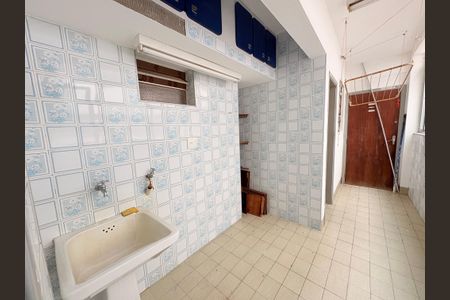 Apartamento à venda com 130m², 2 quartos e sem vagaÁrea de Serviço