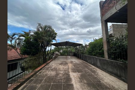 Casa à venda com 390m², 4 quartos e 2 vagasPátio