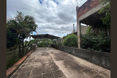 Casa à venda com 390m², 4 quartos e 2 vagasPátio