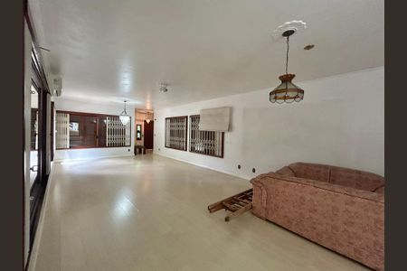 Casa à venda com 390m², 4 quartos e 2 vagasSala