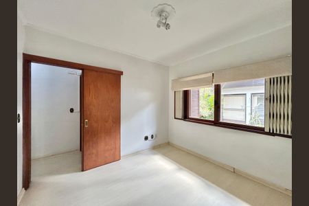 Casa à venda com 390m², 4 quartos e 2 vagasQuarto 1