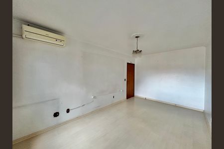 Casa à venda com 390m², 4 quartos e 2 vagasQuarto 3