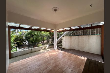 Casa à venda com 390m², 4 quartos e 2 vagasPátio