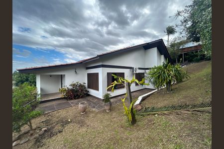 Casa à venda com 390m², 4 quartos e 2 vagasFachada