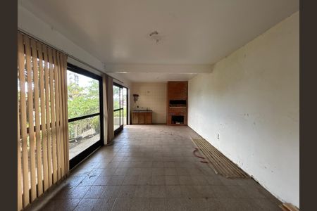 Casa à venda com 390m², 4 quartos e 2 vagasSalão de Festas