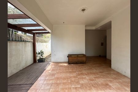 Casa à venda com 390m², 4 quartos e 2 vagasPátio