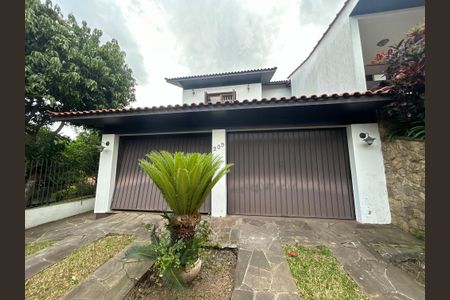 Casa à venda com 390m², 4 quartos e 2 vagasFachada
