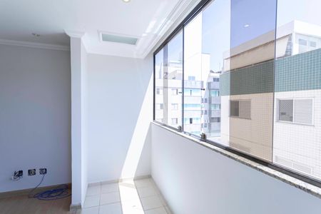 Varanda da sala de apartamento para alugar com 3 quartos, 100m² em Castelo, Belo Horizonte