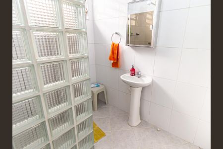 Casa à venda com 240m², 3 quartos e 3 vagas Casa à venda com 240m², 3 quartos e 3 vagasBanheiro