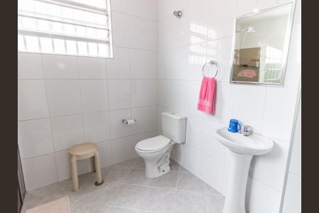 Casa à venda com 240m², 3 quartos e 3 vagas Casa à venda com 240m², 3 quartos e 3 vagasBanheiro da Suíte