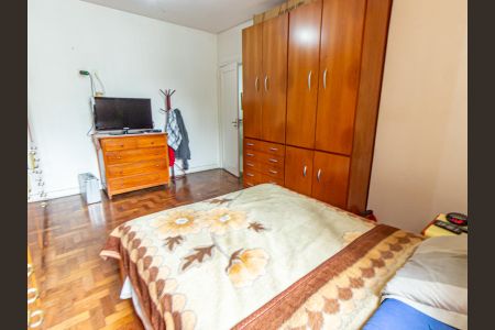 Casa à venda com 240m², 3 quartos e 3 vagas Casa à venda com 240m², 3 quartos e 3 vagasQuarto 1