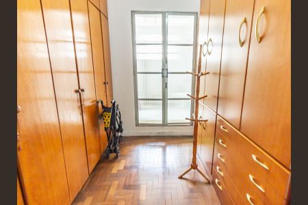 Casa à venda com 240m², 3 quartos e 3 vagas Casa à venda com 240m², 3 quartos e 3 vagasSuíte