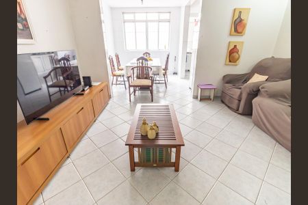 Sala de casa à venda com 3 quartos, 240m² em Vila Claudia, São Paulo