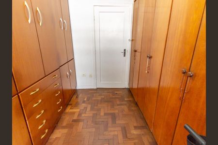 Casa à venda com 240m², 3 quartos e 3 vagas Casa à venda com 240m², 3 quartos e 3 vagasSuíte