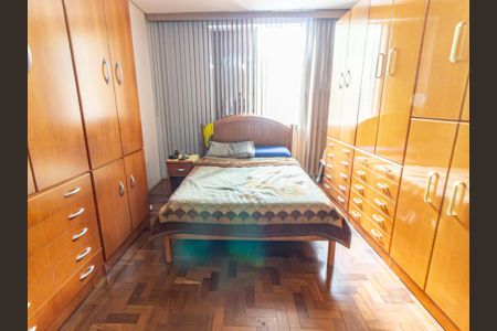 Casa à venda com 240m², 3 quartos e 3 vagas Casa à venda com 240m², 3 quartos e 3 vagasQuarto 1