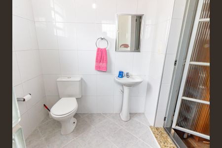 Casa à venda com 240m², 3 quartos e 3 vagas Casa à venda com 240m², 3 quartos e 3 vagasBanheiro da Suíte