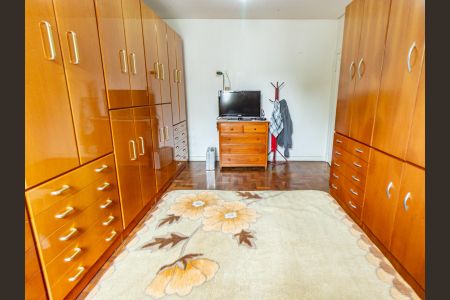 Casa à venda com 240m², 3 quartos e 3 vagas Casa à venda com 240m², 3 quartos e 3 vagasQuarto 1