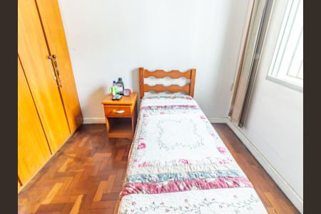 Casa à venda com 240m², 3 quartos e 3 vagas Casa à venda com 240m², 3 quartos e 3 vagasQuarto 2