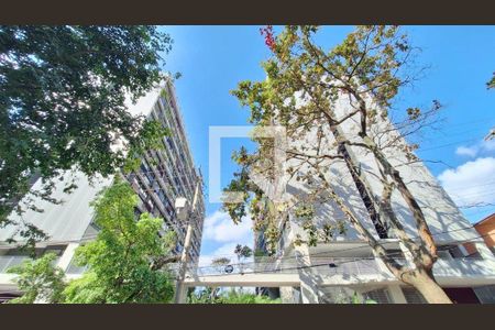 Apartamento à venda com 66m², 2 quartos e 1 vagaFachada