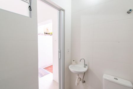 Casa à venda com 80m², 2 quartos e sem vagaBanheiro