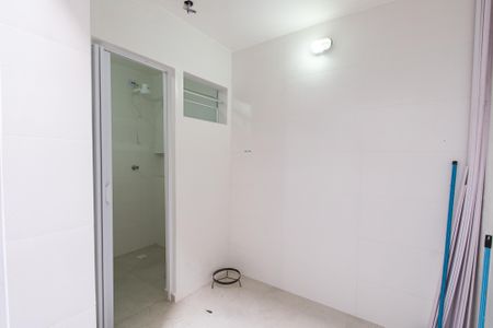 Casa à venda com 80m², 2 quartos e sem vagaQuintal