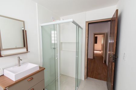 Casa à venda com 80m², 2 quartos e sem vagaBanheiro da suíte