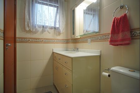 Casa à venda com 220m², 3 quartos e 2 vagasBanheiro da Suíte