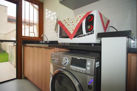 Casa à venda com 220m², 3 quartos e 2 vagasCozinha e Área de Serviço