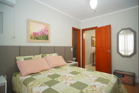 Casa à venda com 220m², 3 quartos e 2 vagasSuíte