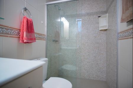 Casa à venda com 220m², 3 quartos e 2 vagasBanheiro da Suíte