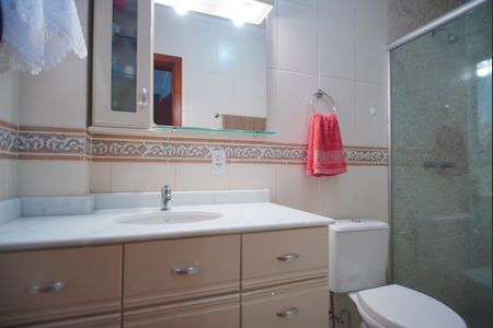 Casa à venda com 220m², 3 quartos e 2 vagasBanheiro da Suíte