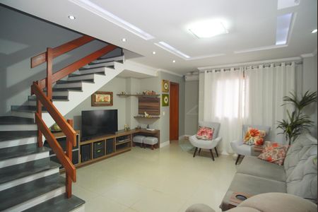 Casa à venda com 220m², 3 quartos e 2 vagasSala