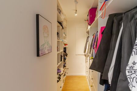 Apartamento à venda com 107m², 2 quartos e 1 vagaCloset da suíte 1