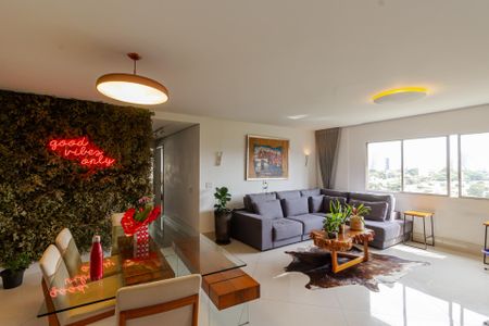 Sala de apartamento à venda com 2 quartos, 107m² em Vila Olímpia, São Paulo